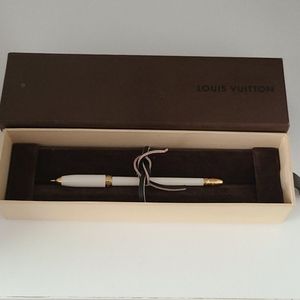 ♥︎SOLD♥︎Authentic Louis Vuitton Pen